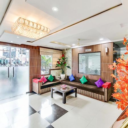 Capital O 32619 Hotel Sugar Palm กวาลิออร์ ภายนอก รูปภาพ