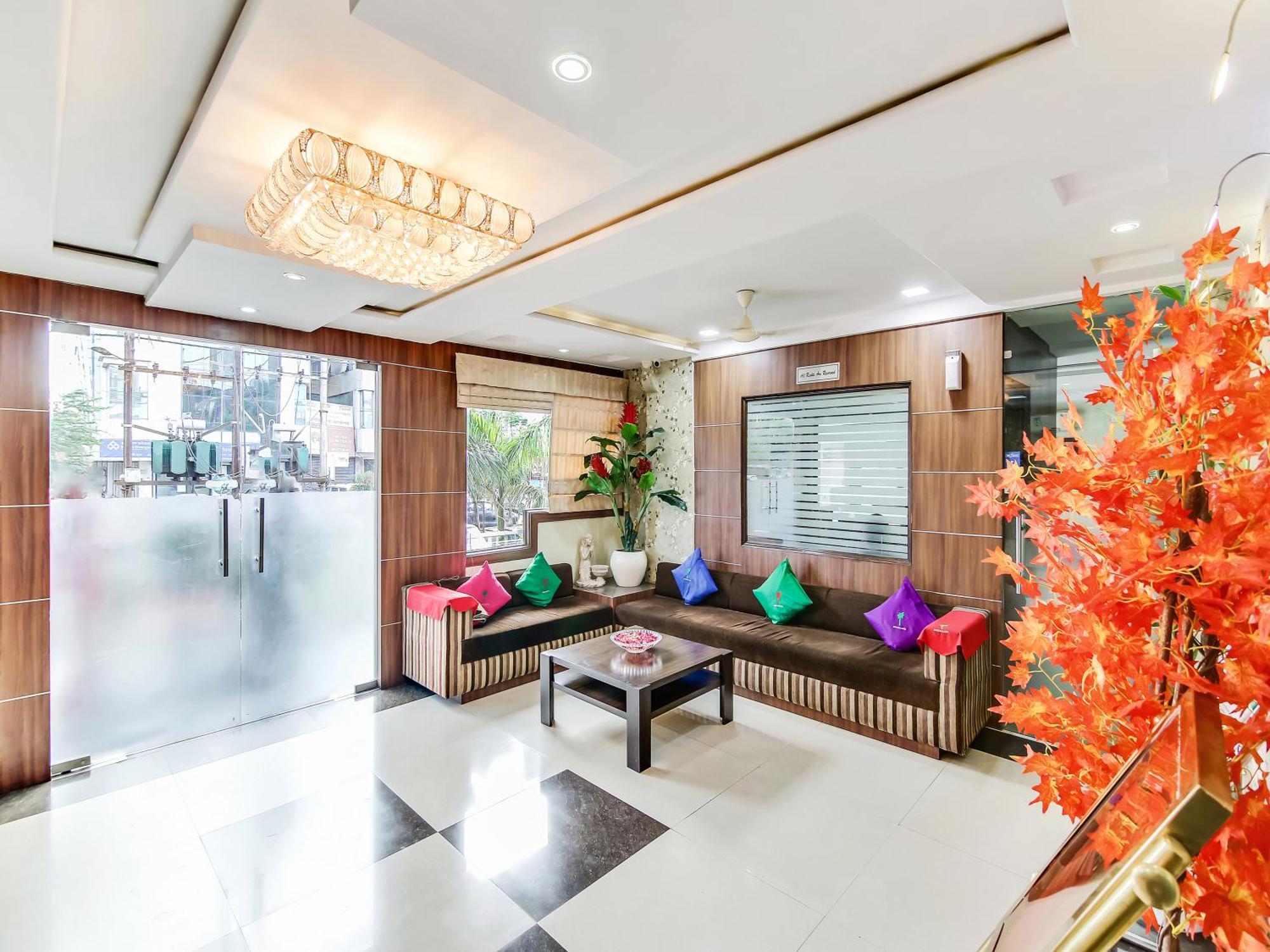 Capital O 32619 Hotel Sugar Palm กวาลิออร์ ภายนอก รูปภาพ