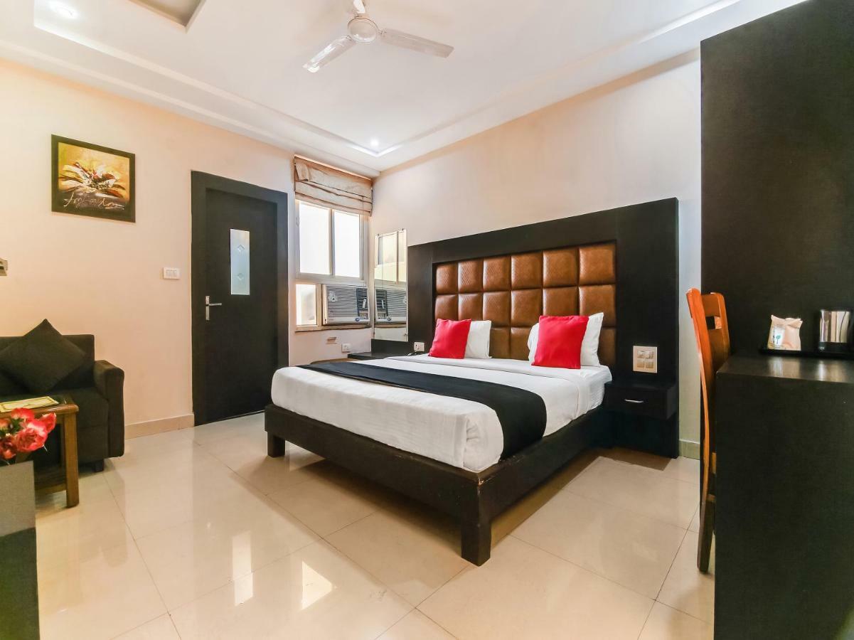 Capital O 32619 Hotel Sugar Palm กวาลิออร์ ภายนอก รูปภาพ