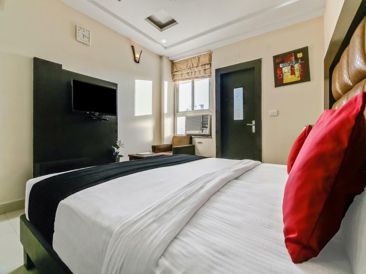 Capital O 32619 Hotel Sugar Palm กวาลิออร์ ภายนอก รูปภาพ