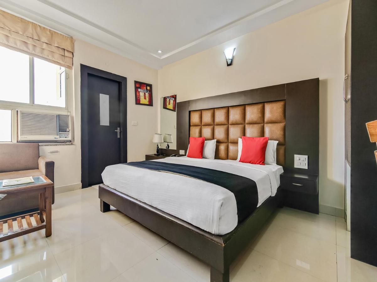 Capital O 32619 Hotel Sugar Palm กวาลิออร์ ภายนอก รูปภาพ