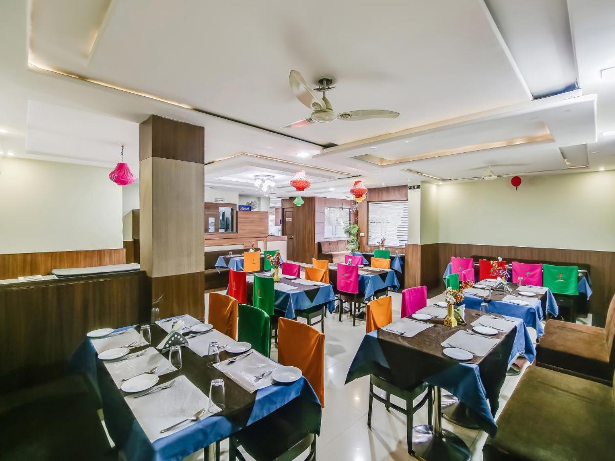 Capital O 32619 Hotel Sugar Palm กวาลิออร์ ภายนอก รูปภาพ